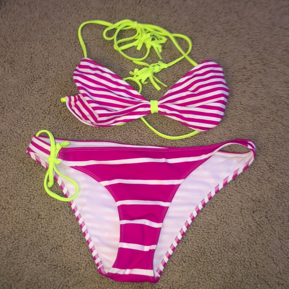 hollister bathing suit